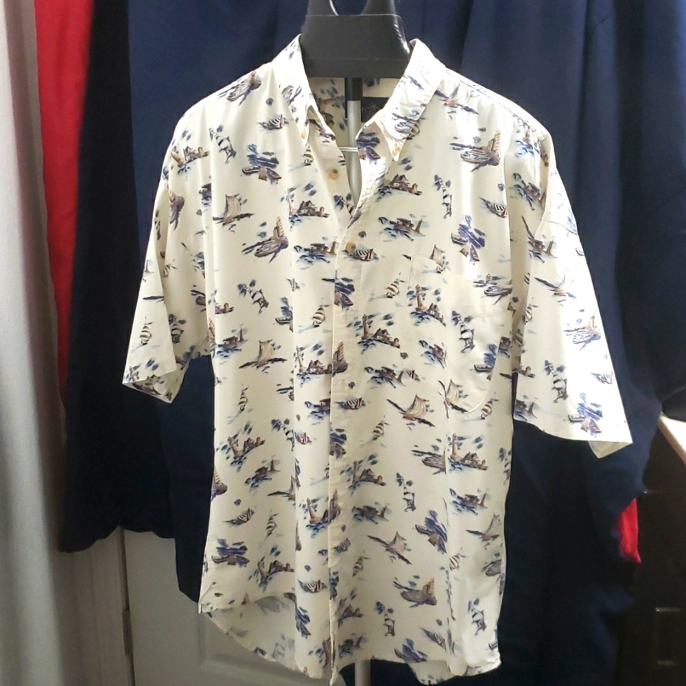 Casual beach-life short-sleeved shirt